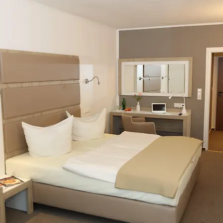 Confour 3* Burgdorf (Hannover)