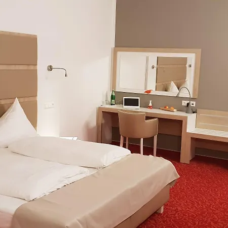 Confour 3* Burgdorf (Hannover)