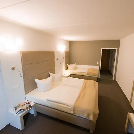 Hotel Confour 3*