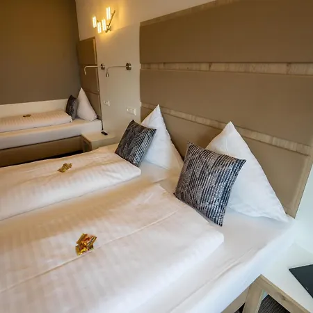 Confour 3* Burgdorf (Hannover)
